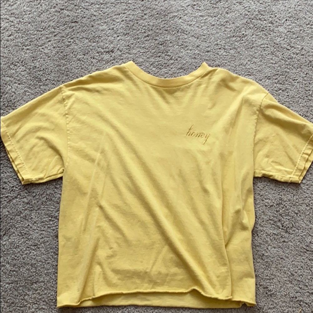 brandy melville honey tee ✰